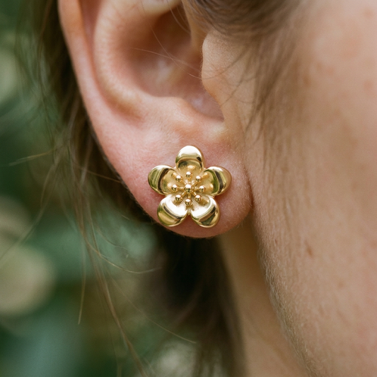 14K Gold Filled Floral Stud Earrings – Classic Bloom